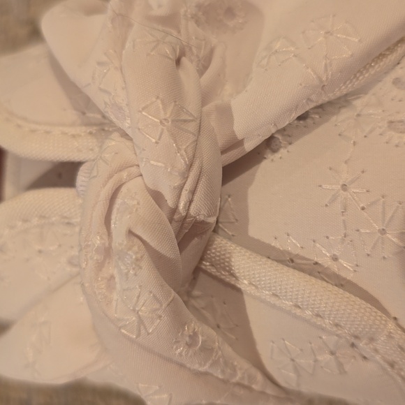 OSHKOSH BRAND TODDLER GIRLS WHITE SLIP-ON EYELET SNEAKERS SIZE 11 - Picture 10 of 15